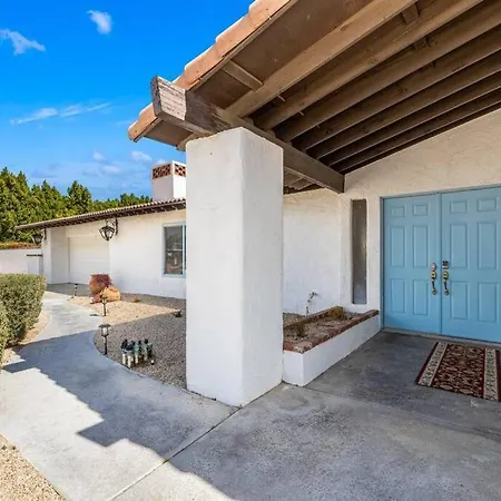 The Sunny Side House Villa